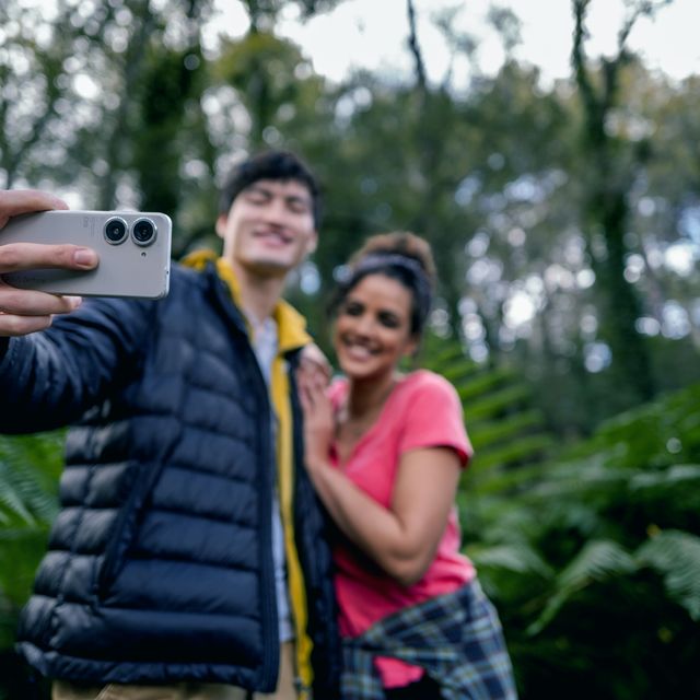 Asus Zenfone9 Commercial Kv Stills 274